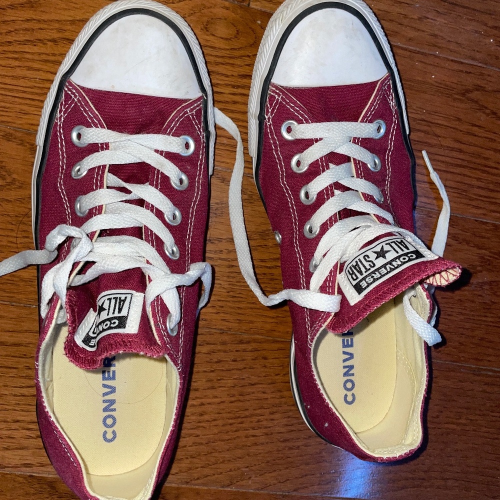 Converse Women’s Chuck Taylor All Star Maroon Size 9 | Back to School